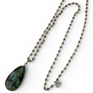 Elegant Labradorite Pendant Necklace